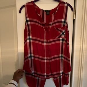 Sleeveless flowy top